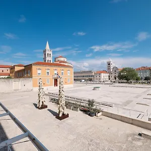 https://tinel-superior-residence.hotelinzadar.com